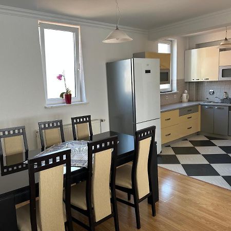 Spacious 3-Bedroom Condo Next To City Center Приштина Екстер'єр фото