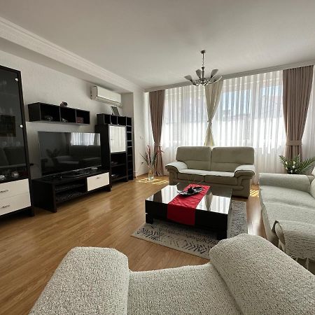 Spacious 3-Bedroom Condo Next To City Center Приштина Екстер'єр фото