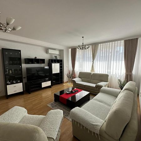 Spacious 3-Bedroom Condo Next To City Center Приштина Екстер'єр фото