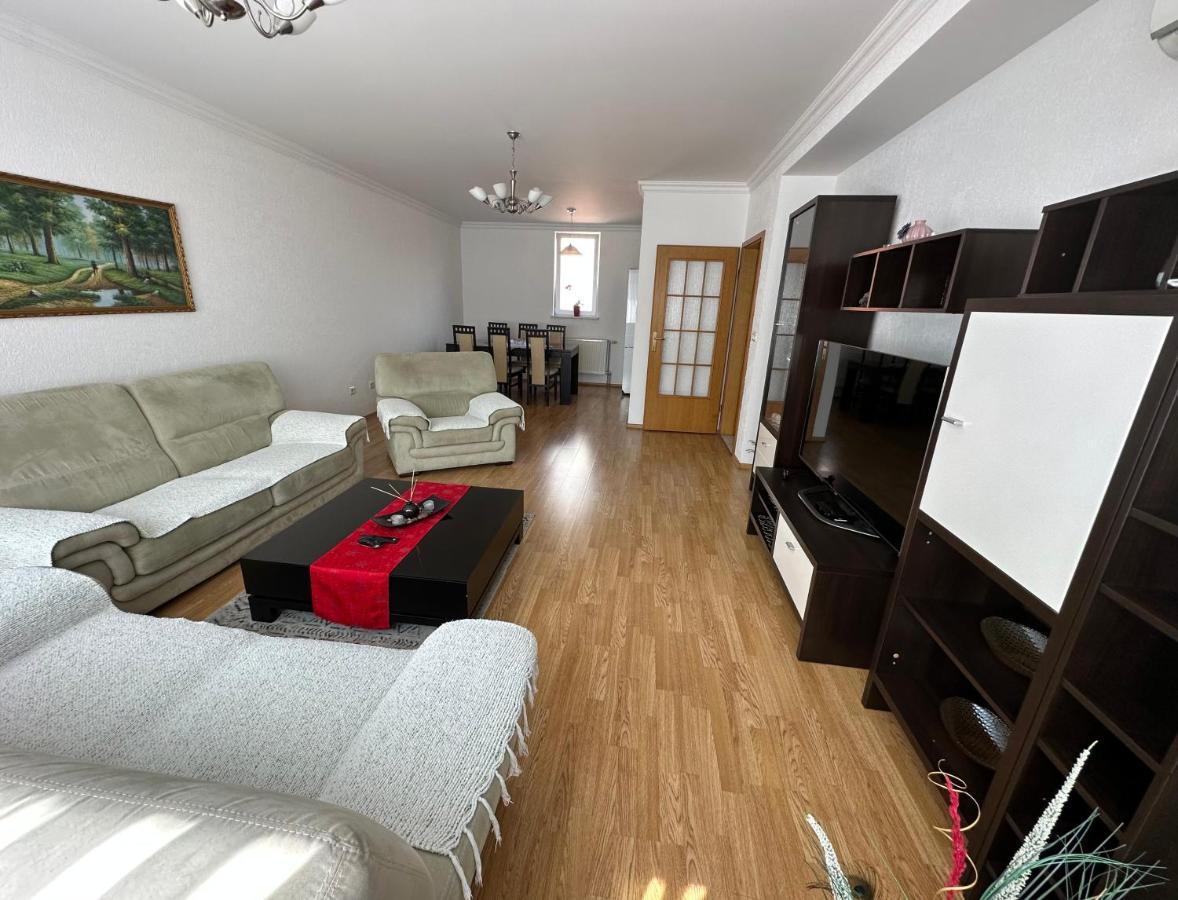 Spacious 3-Bedroom Condo Next To City Center Приштина Екстер'єр фото