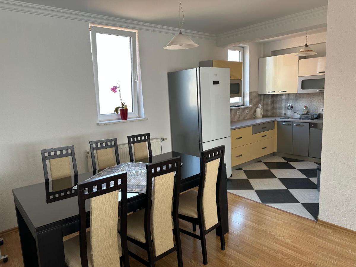 Spacious 3-Bedroom Condo Next To City Center Приштина Екстер'єр фото