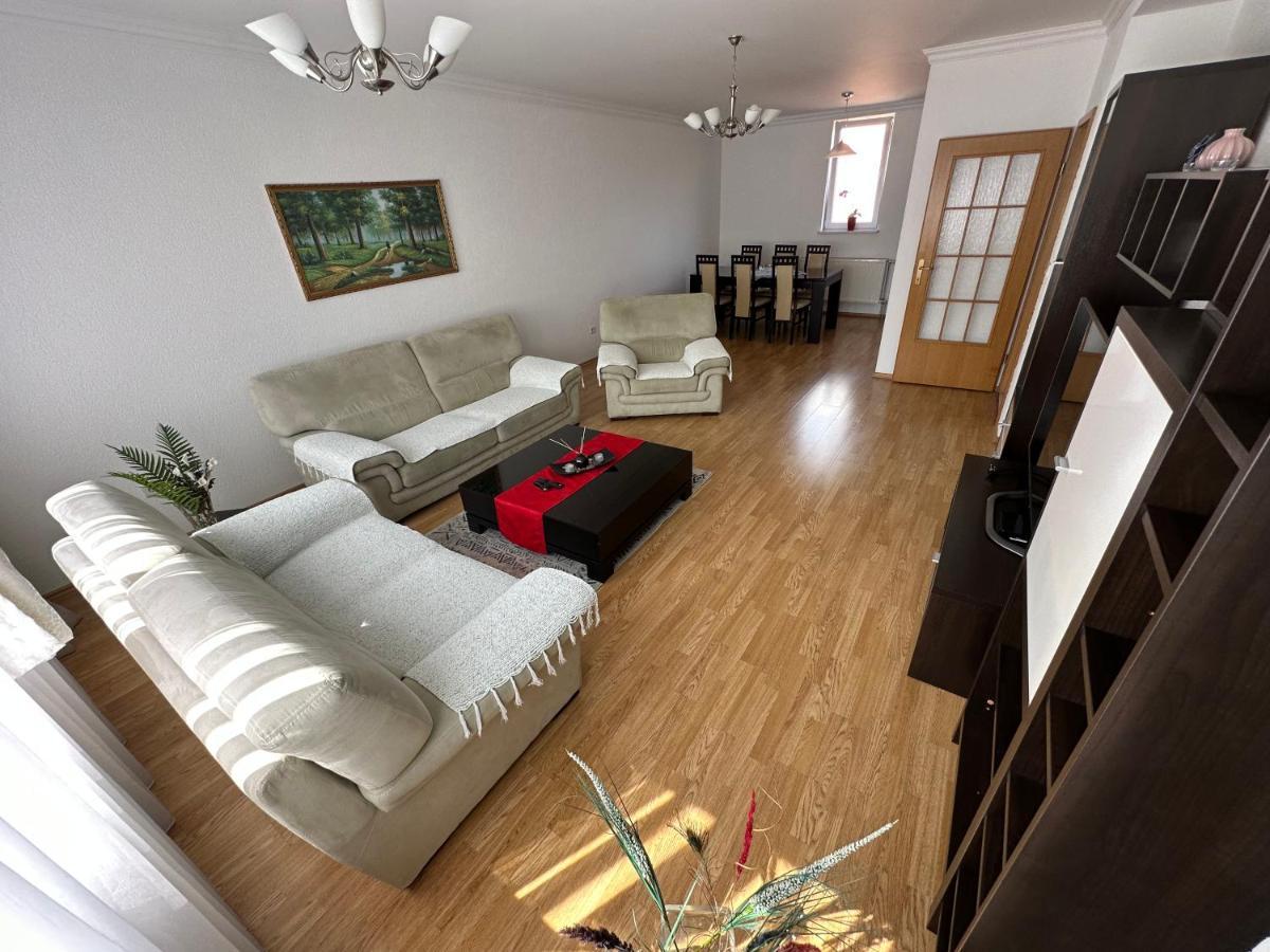 Spacious 3-Bedroom Condo Next To City Center Приштина Екстер'єр фото