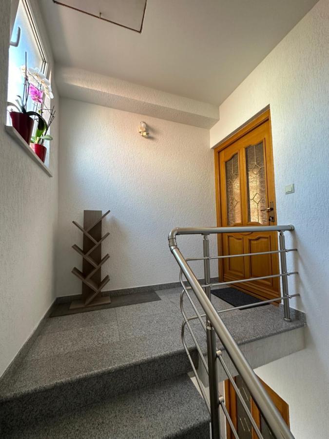 Spacious 3-Bedroom Condo Next To City Center Приштина Екстер'єр фото