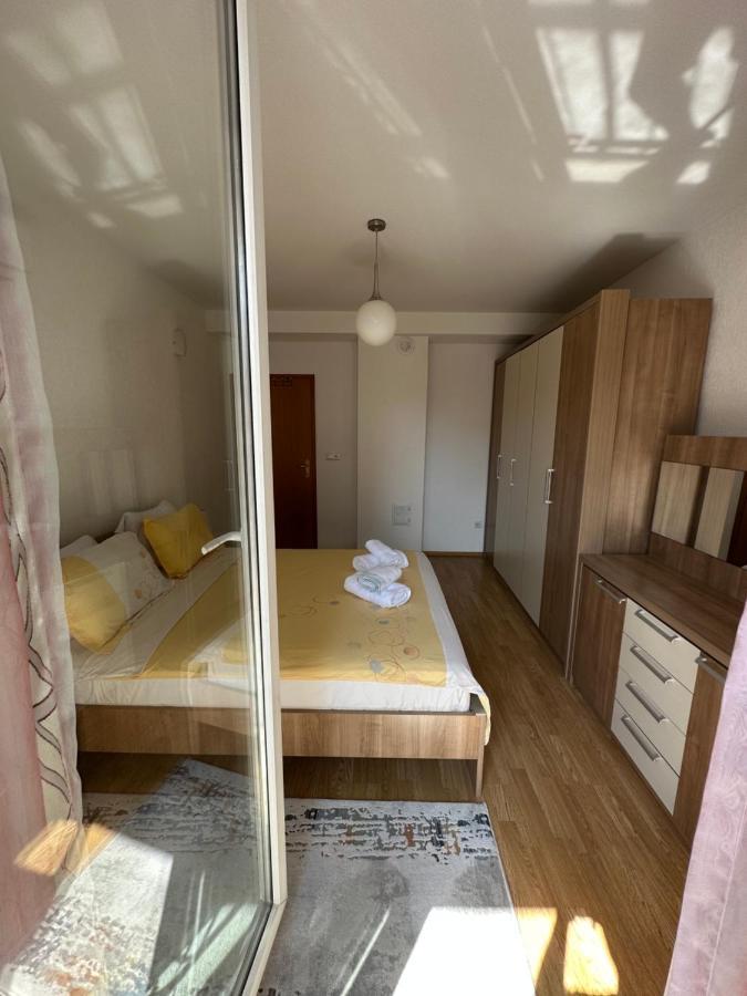 Spacious 3-Bedroom Condo Next To City Center Приштина Екстер'єр фото