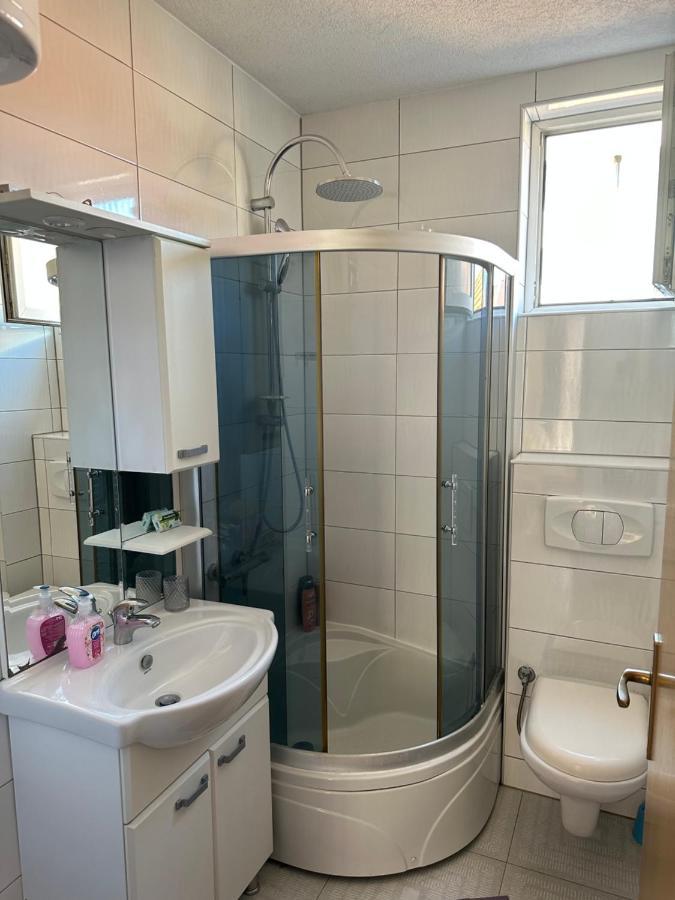 Spacious 3-Bedroom Condo Next To City Center Приштина Екстер'єр фото