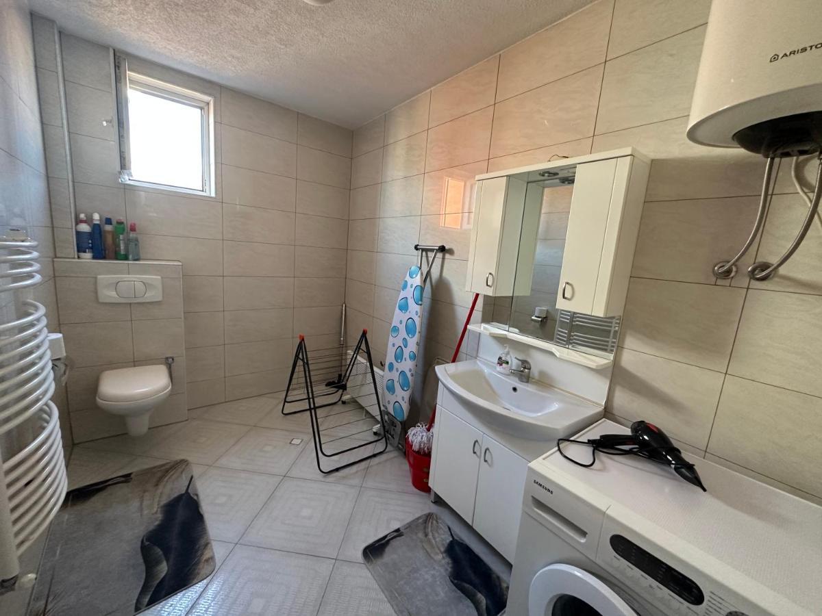 Spacious 3-Bedroom Condo Next To City Center Приштина Екстер'єр фото